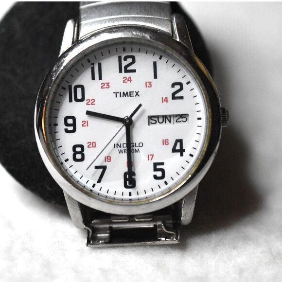 Vintage Timex Indiglo Military Dail Silver Tone Metal 6" Stretch Working Watch - Picture 1 of 4